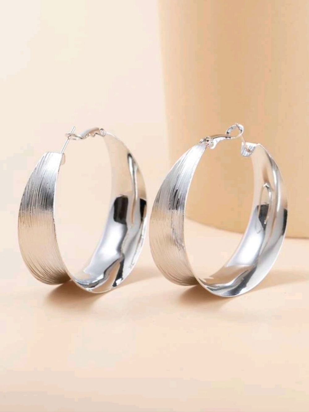 NEW! Silver Plated Classic Chunky Wide Textured Graduated Large Hoop Earrings - Picture 2 of 4